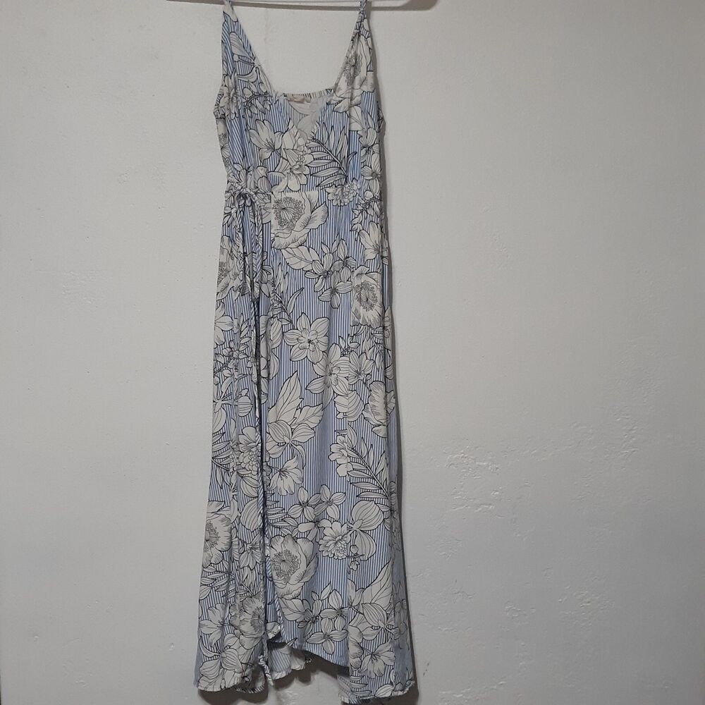 Hem & Thread Blue and White Floral Maxi Dress - Picture 10 of 12